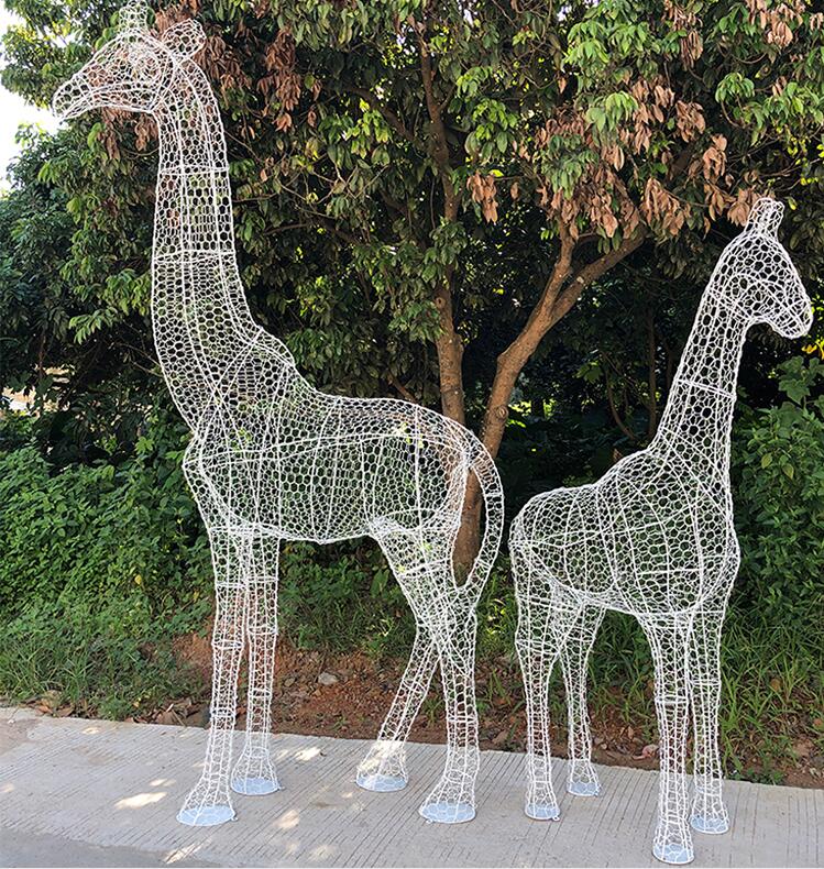 不锈钢镂空鹿雕塑，最受欢迎的镂空雕塑!