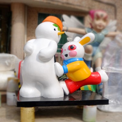 雪人与兔卡通商场玻璃钢雕塑