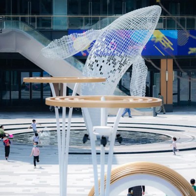 不锈钢镂空鱼雕塑案例
