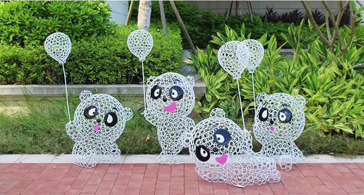 不锈钢铁艺气球熊猫雕塑，逼真可爱的铁艺熊猫！