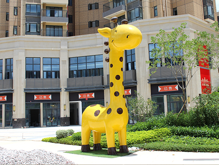 玻璃钢动物景观广场长颈鹿雕塑