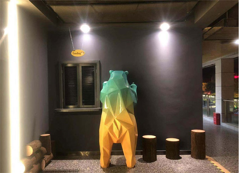 玻璃钢大型熊雕塑户外不锈钢切面几何动物摆件