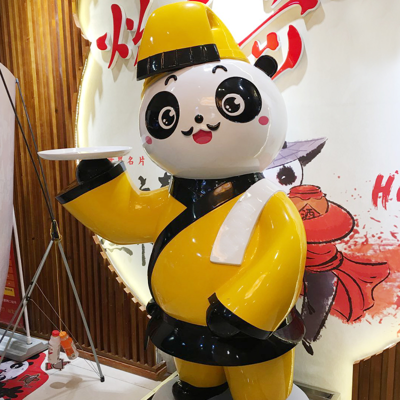 玻璃钢熊猫服务员雕塑,不一样的店小二! 玻璃钢熊猫服务员雕塑,不一样的店小二!